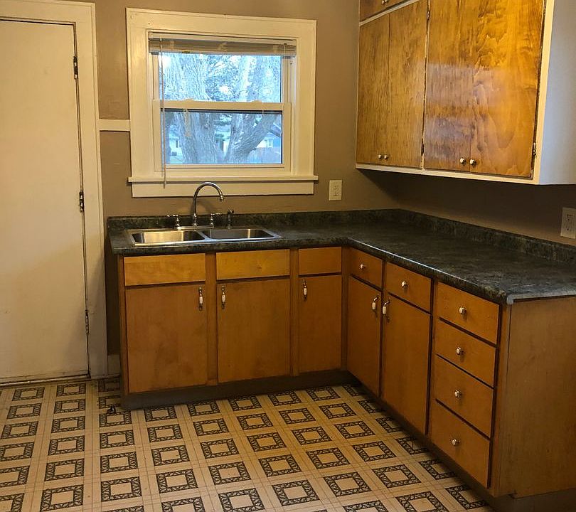 1st image of 2331 4th St