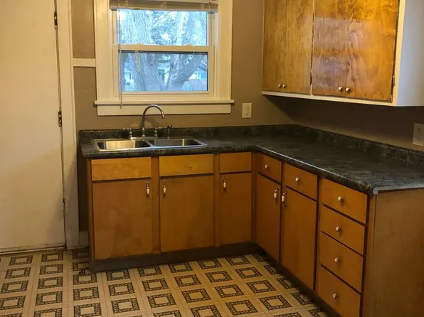 2331 4th St, Moline, IL 61265