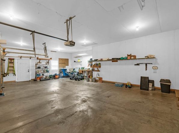 312 Evergreen Dr NW, Bondurant, IA 50035