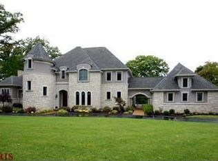 1 Grand Meridien Frst, Chesterfield, MO 63005