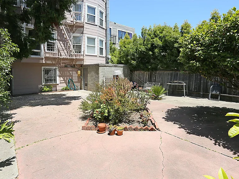 2275 Francisco Street — Photo 12