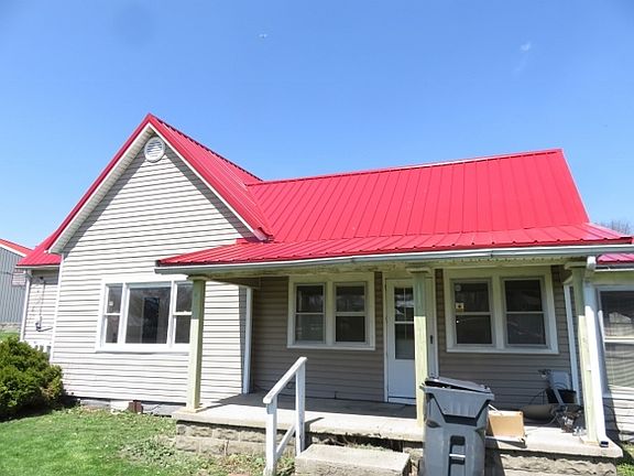 4th image of 126 E Railroad St