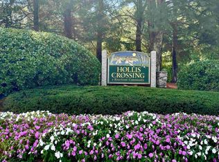 11 Bartemus Trl APT 204, Nashua, NH 03063