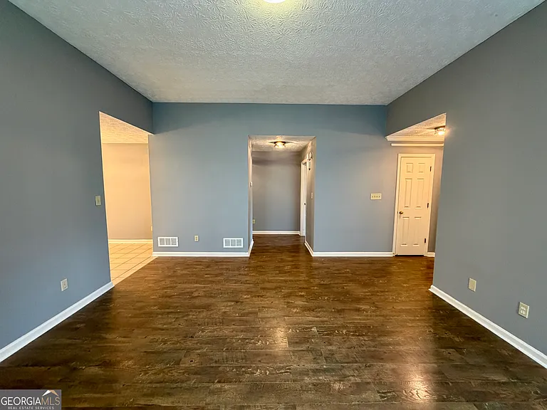 105 Waterford Way — Photo 5
