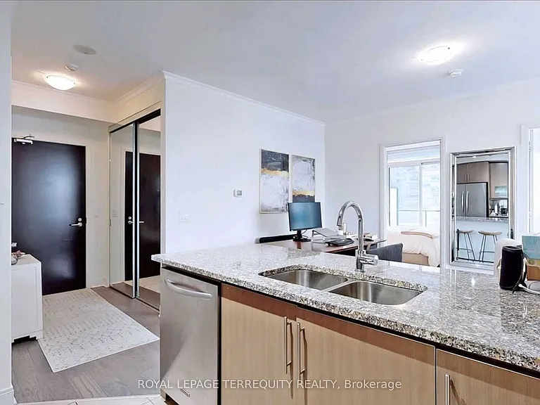 825 Church St #1502 — Photo 8