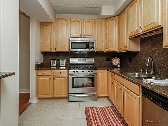 5th image of 111 N Wheaton Ave Unit 110