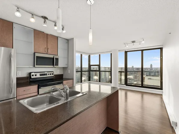 909 Mainland St #3403, Vancouver, BC V6B 1S3