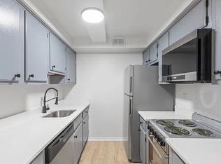 207 S Patrick St #204, Alexandria, VA 22314