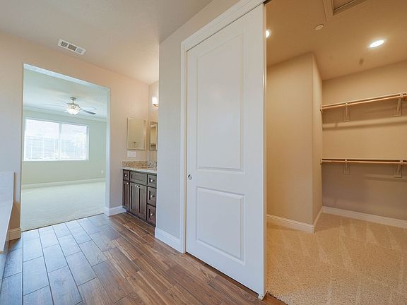 4th image of 604 Sunflower Ln