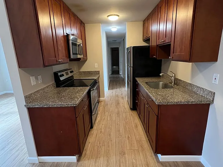 3326 Lombard Ave #3 — Photo 2