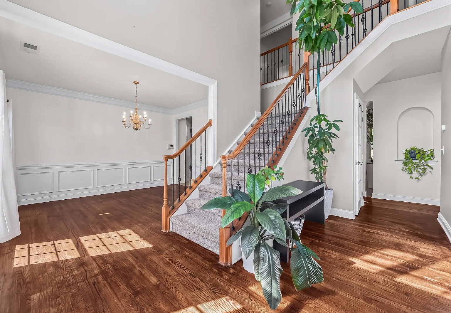 5 bed, 5.0 bath, 5665 sqft, $4,000 — Photo 4