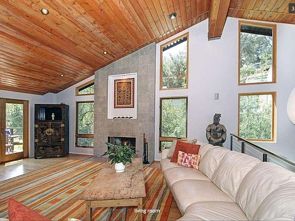 3rd image of 611 Indiana Pl #S
