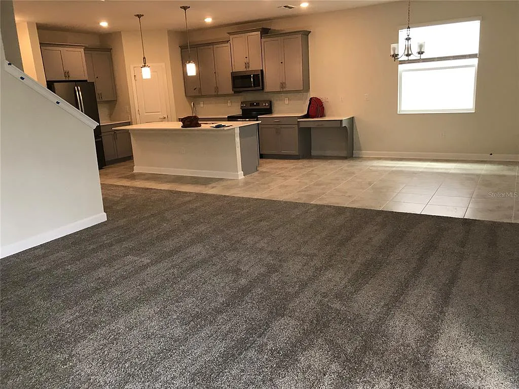 5 bed, 3.0 bath, 2461 sqft, $2,950 — Photo 4