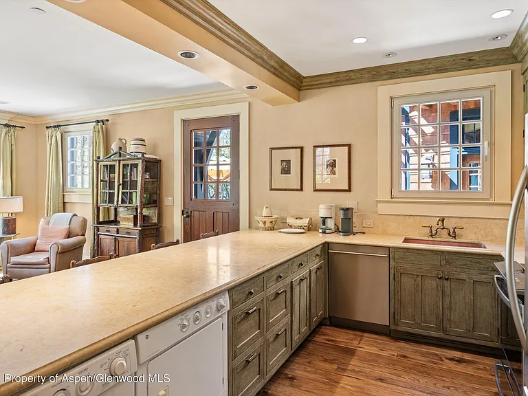 200 Jalanda Ln — Photo 31