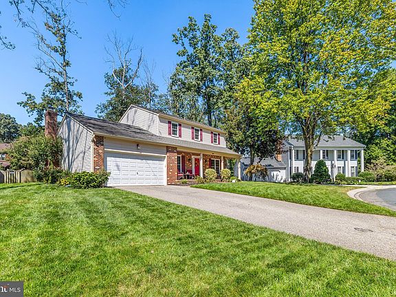2nd image of 304 Beech Grove Ct