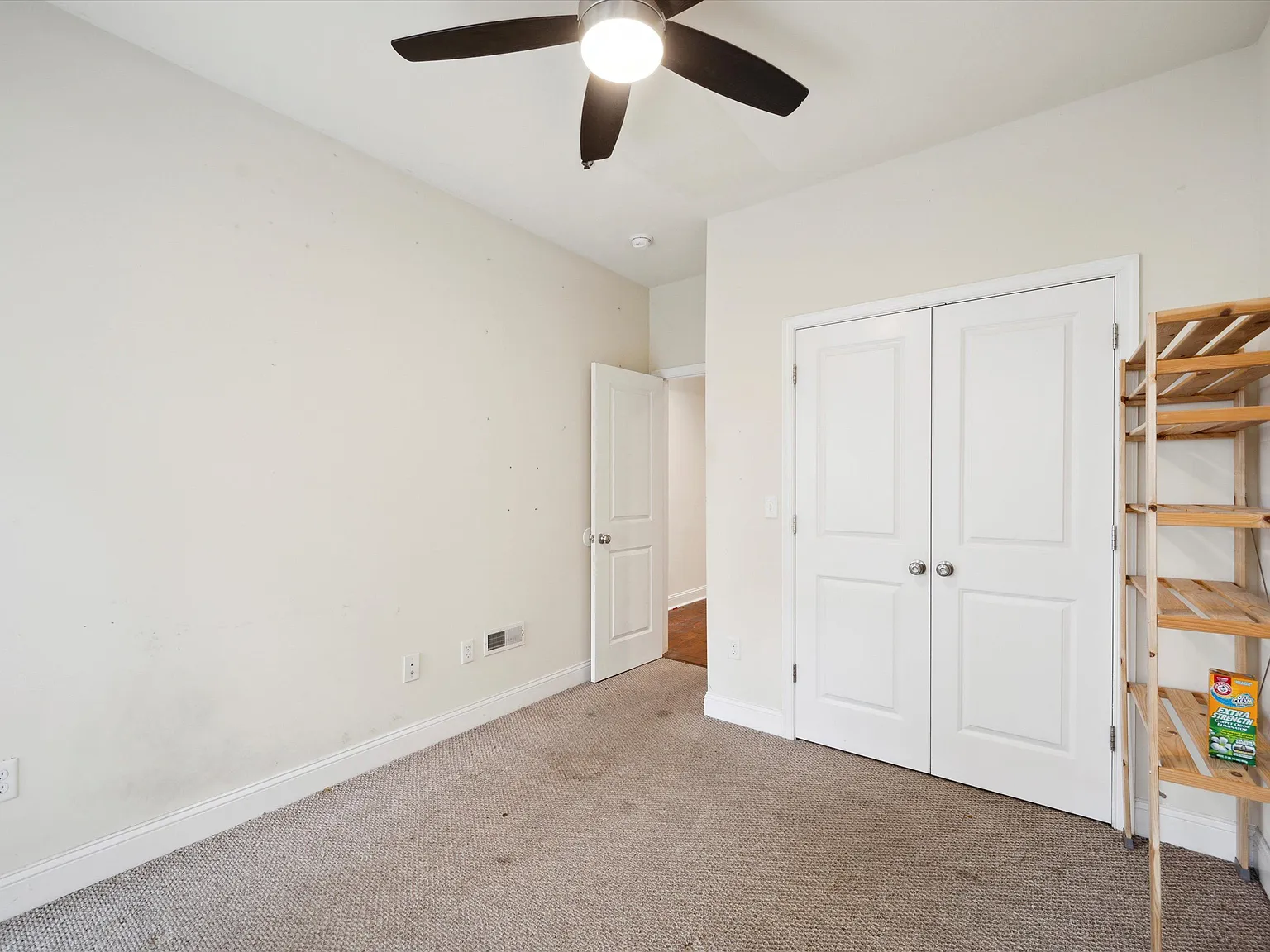 1521 Seybert St — Photo 2