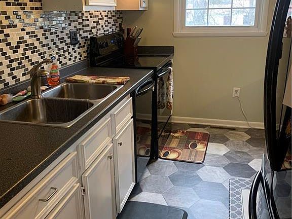 4th image of 7587 Aster Dr
