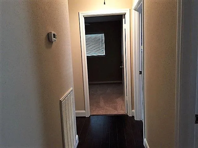 Hallway to bedrooms