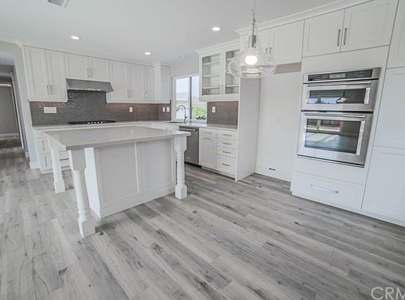 2nd image of 2090 Marian Way