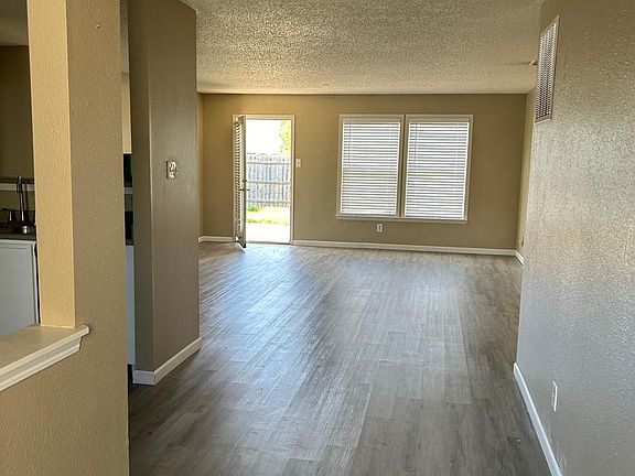 5th image of 12356 Bearsdale Dr
