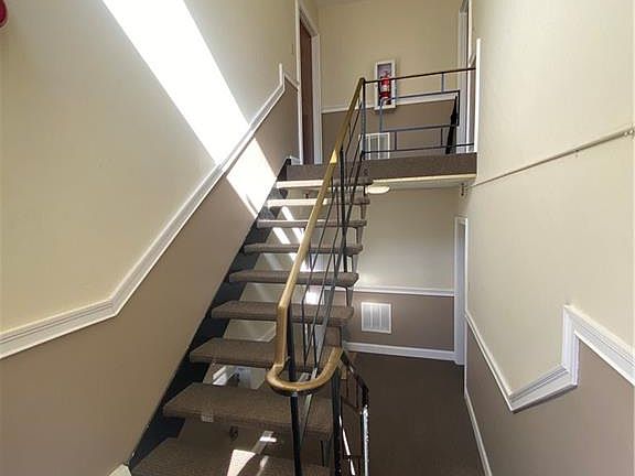 5th image of 3940 Post Rd APT 17