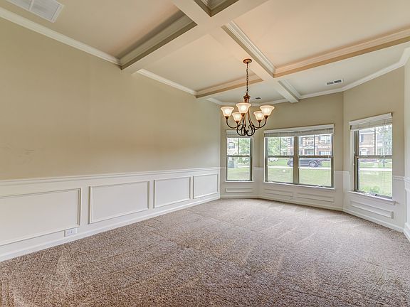 5th image of 3649 Bayberry Way SW
