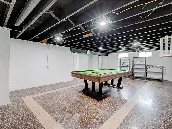2nd image of 3408 Elm Dr