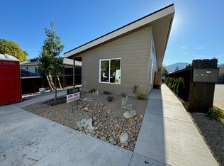 809 SE 8th St #B, Grants Pass, OR 97526