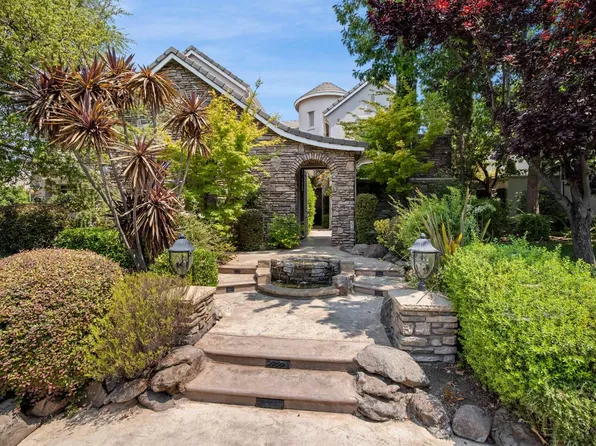 2013 Robin Brook Way, Roseville, CA 95661