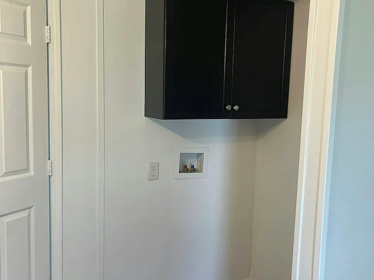 2713 Everett Dr — Photo 17