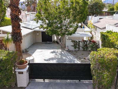 233 W El Camino Way, Palm Springs, CA, 92264
