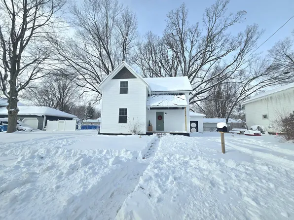 218 S North St, Otsego, MI 49078