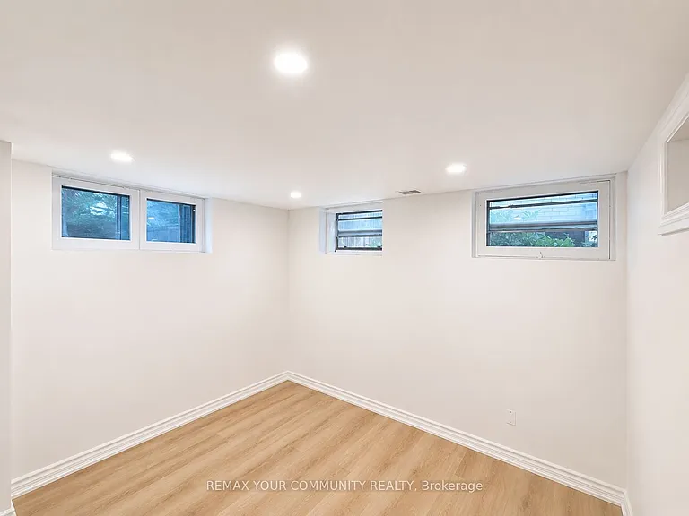135 Libby Blvd — Photo 9