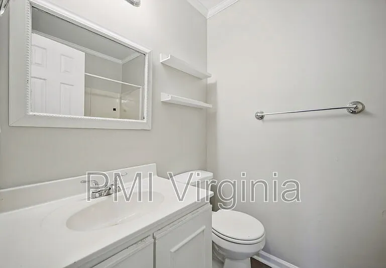 1151 Hillock Xing — Photo 16