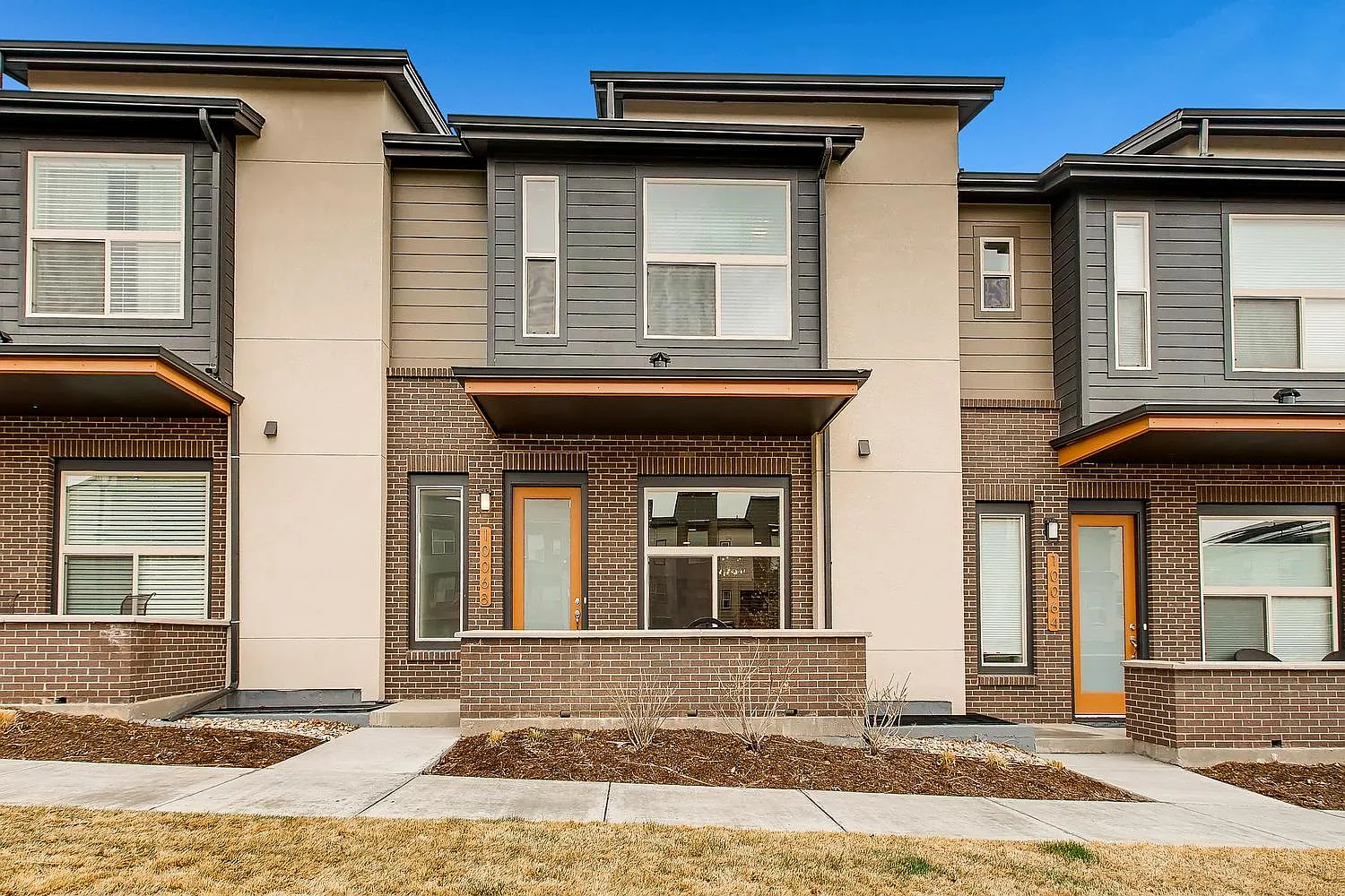 10068 Town Ridge Ln — Photo 2