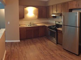 601 School Dr, Fox River Grove, IL