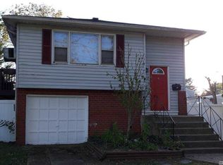 351 44th St, Lindenhurst, NY 11757