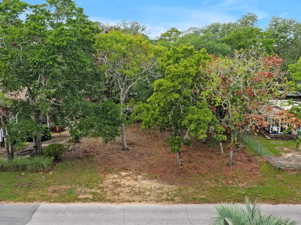115 NE 79th Street, Oak Island, NC 28465