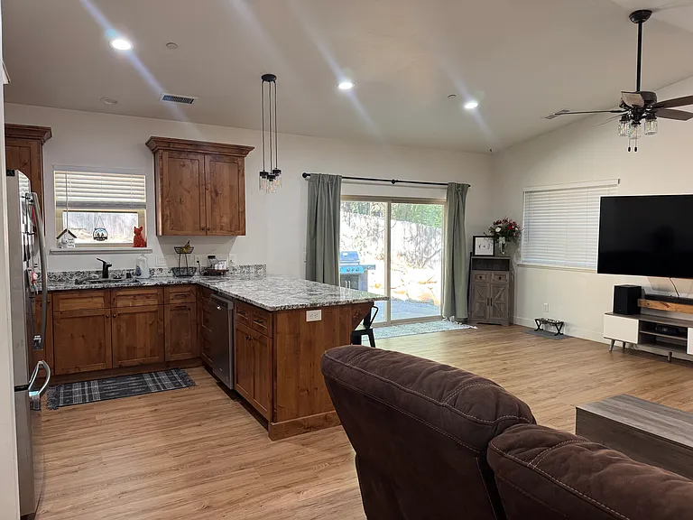 10045 Norambagua Ln — Photo 17