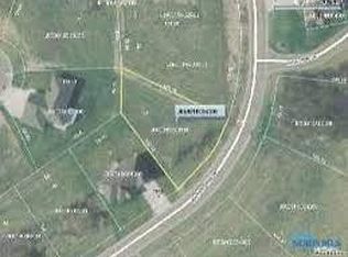 1341 Heatherdowns Dr, Defiance, OH 43512