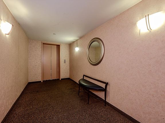 5th image of 141 Great Neck Rd APT 3F