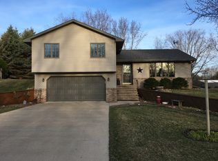 N2995 Herman Ln, Hortonville, WI 54944