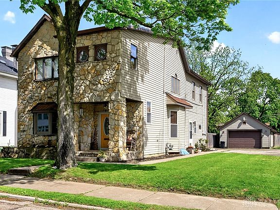 2nd image of 134 E 1st St