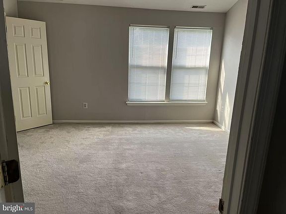 2nd image of 8 Carper St