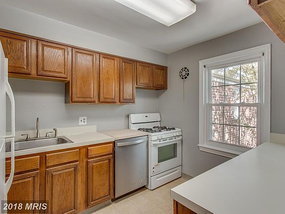 2nd image of 6712 W Wakefield Dr APT B2