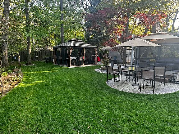 4th image of 1080 River Forest Dr