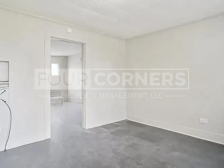 1007 South Main Street — Photo 5