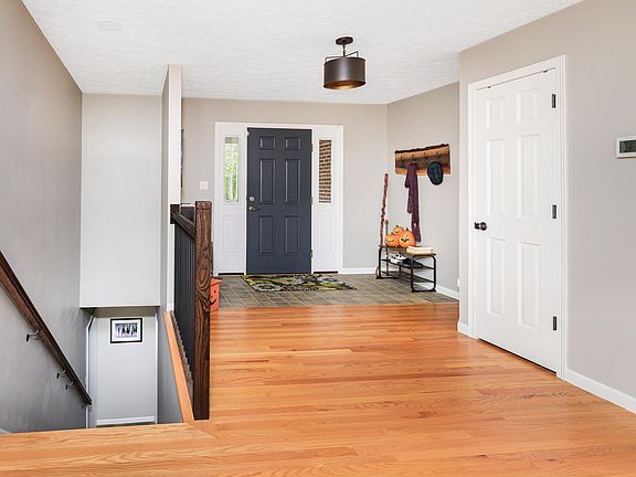 3rd image of 7020 S Lucas Rd