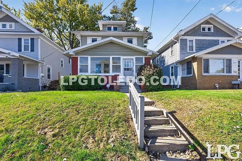 3 bed, 2.0 bath, 1364 sqft, $1,400 — Photo 2