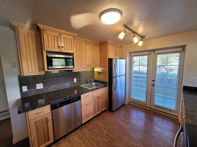 7979 Cedar Way #B — Photo 2